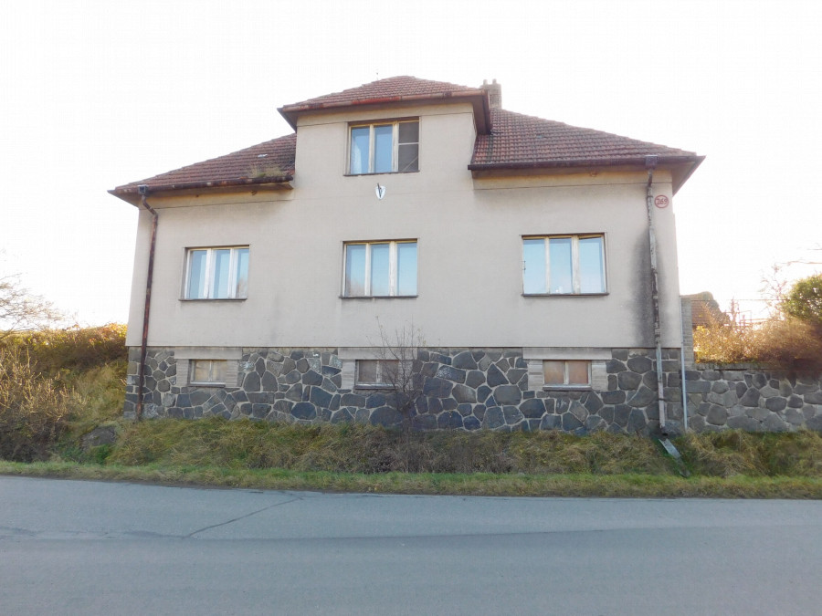 Prodej domu určeného k rekonstrukci, Chyňava (Berounsko)