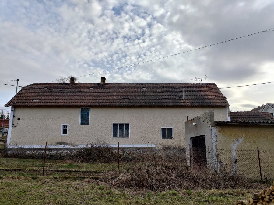 Prodej patrového rodinného domu - Malé Přílepy (Berounsko)
